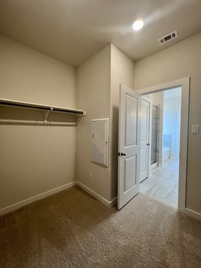 Building Photo - 14426 Daphne Bnd