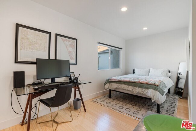 Building Photo - 940 14th St