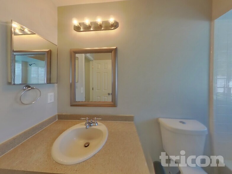 Building Photo - 873 Silversmith Cir