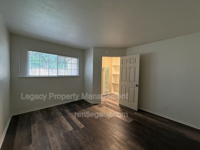 Building Photo - 3715 46th Ave