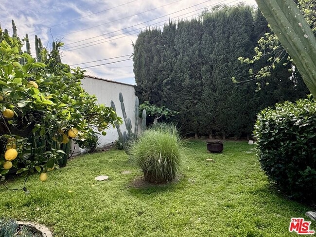 Building Photo - 3564 Dover St