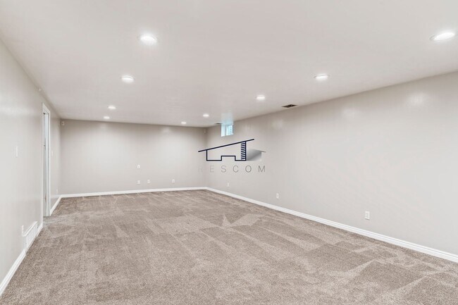 Building Photo - Spacious 3-Bedroom Ogden Home for Rent!