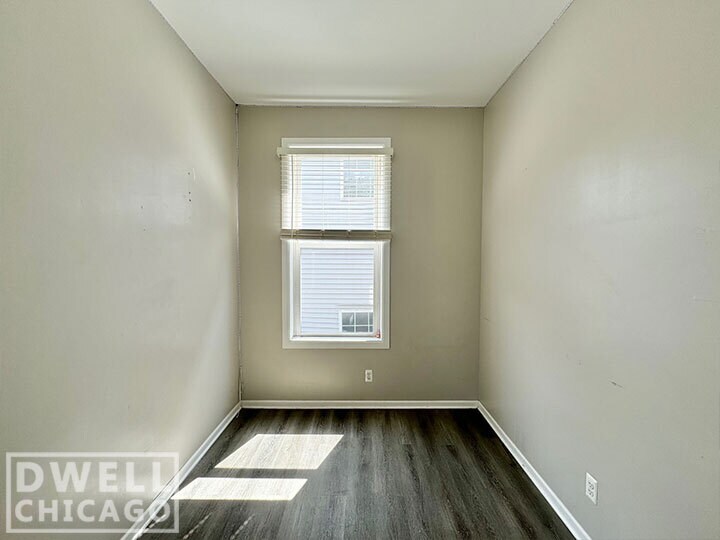 Building Photo - 2133 S Fairfield Ave