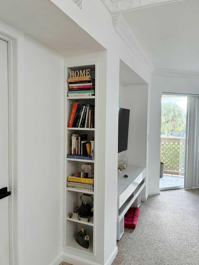 Building Photo - 4863 Via Palm Lakes