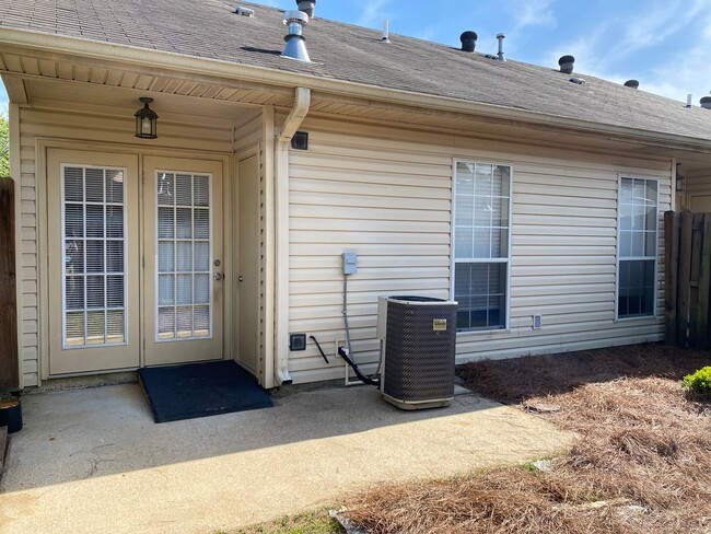 Building Photo - Townhome for Rent in Bessemer! Available t...