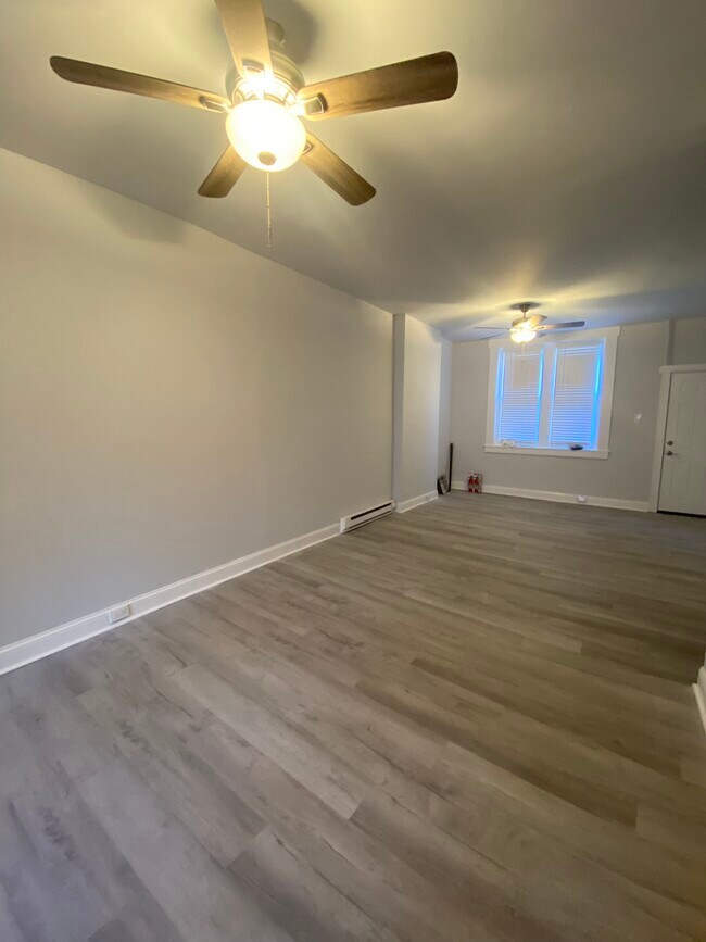 Building Photo - 3103 N Croskey St