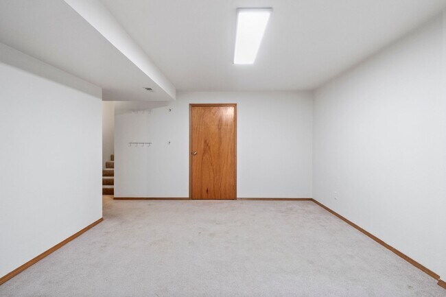 Building Photo - Spacious 5 Bed 3 Bath Home north Spokane with tons to offer