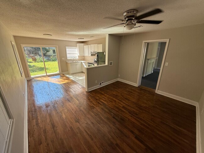 Building Photo - 3603 Emanuel Ave