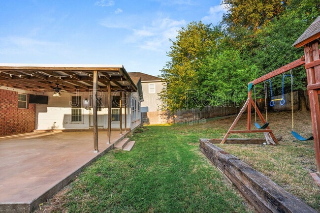 Building Photo - 1308 White River Dr