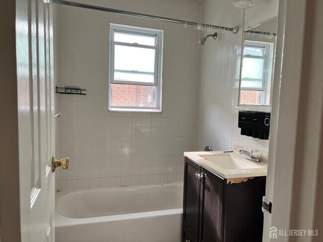 Building Photo - 55 Gill Ln