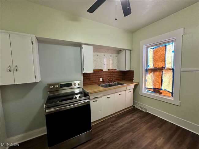 Building Photo - 404 Stanton Ave