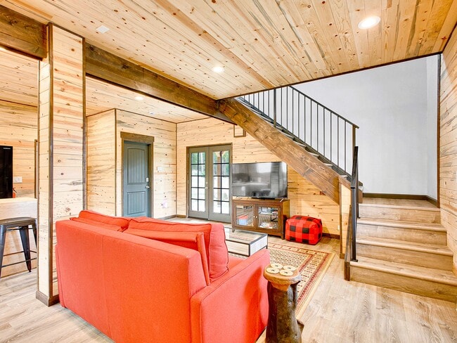 Building Photo - 785 Warren Gulch Rd