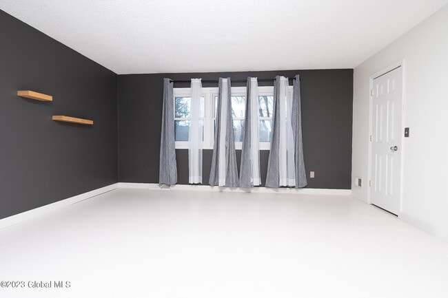 Building Photo - 416 Greenhill Ct