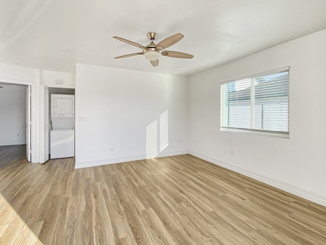 Building Photo - 3013 Vancouver Ave