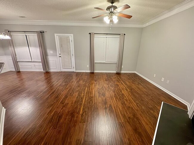 Building Photo - 322 Clover Brook Dr