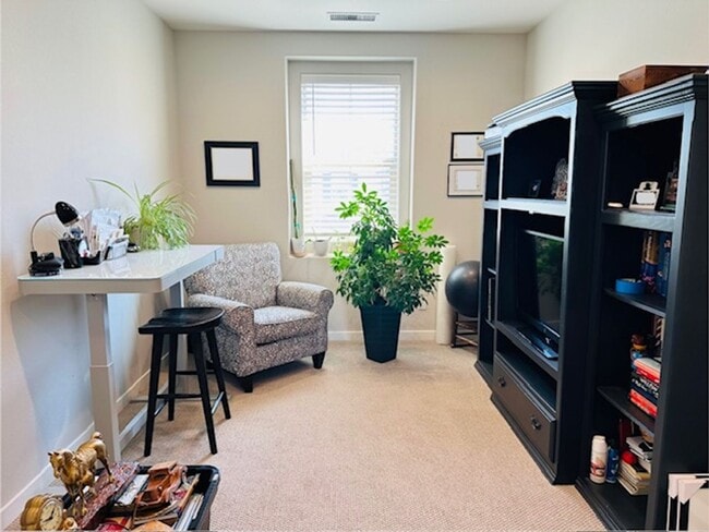 Building Photo - $2,395 Tesoro Viejo Gorgeous 2 Bed + Offic...