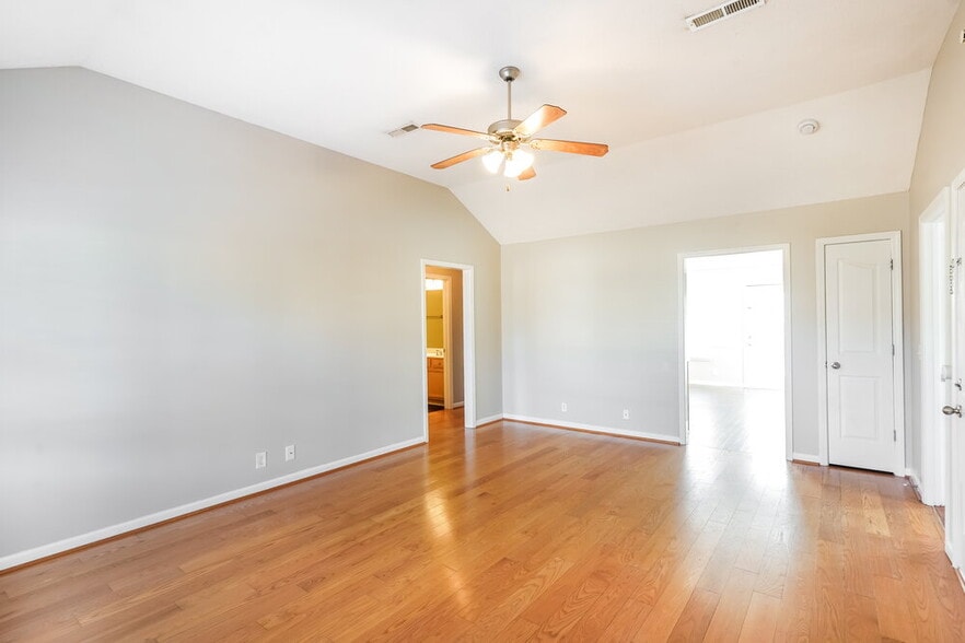 Building Photo - 8009 Maggie Ct