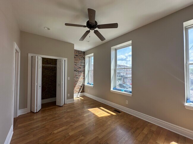 Building Photo - 115 W Maumee St