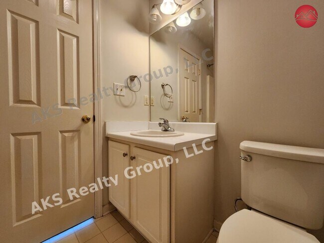 Building Photo - 1090 Thompson Rd