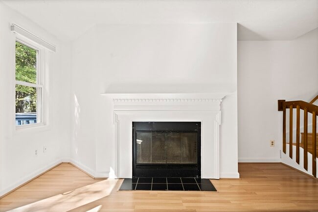 Building Photo - 849 Boston Post Rd E