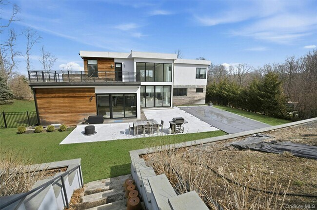 Building Photo - 43 Smugglers Path