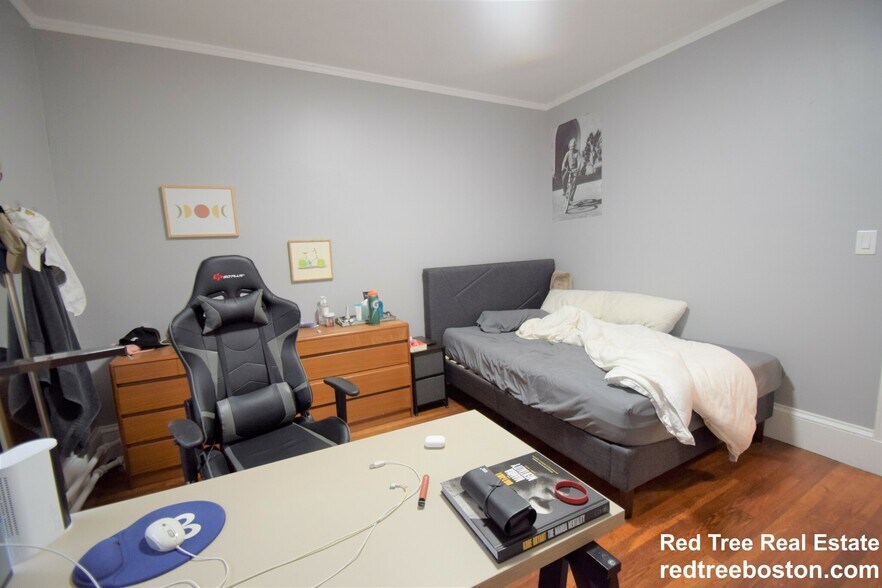 Building Photo - 235 Chestnut Hill Ave