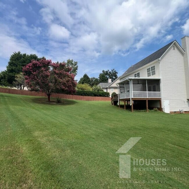 Building Photo - 606 Mattie Ln