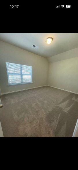 Building Photo - 165 Paxton Ln