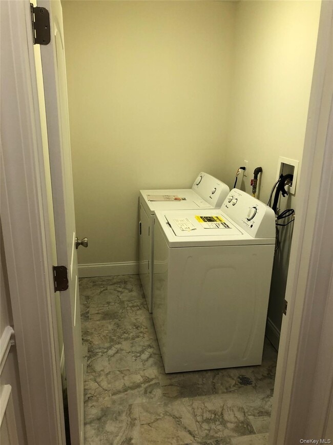 Building Photo - 43 Ellsworth Ave