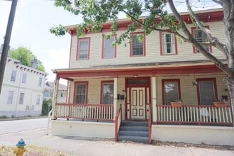 Building Photo - 301 W Waldburg St