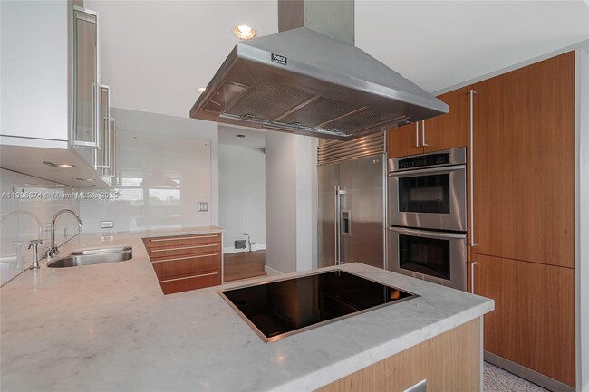 Building Photo - 6103 Aqua Ave