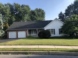 Building Photo - 1038 Boeshore Cir