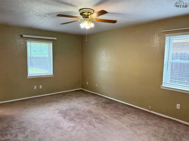 Building Photo - 4614 Trailwood Dr