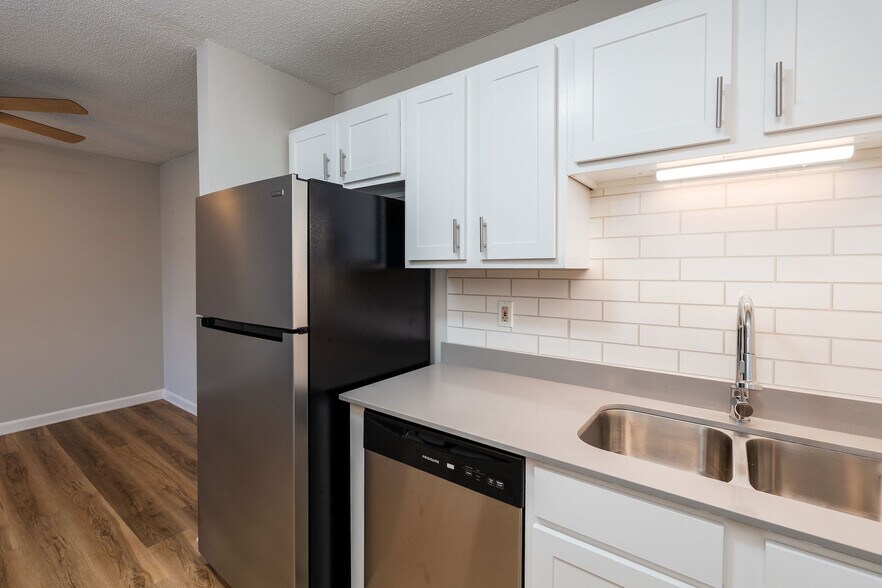 One Wilcox Place Apartments 650 N Wilcox Dr Kingsport TN 37660