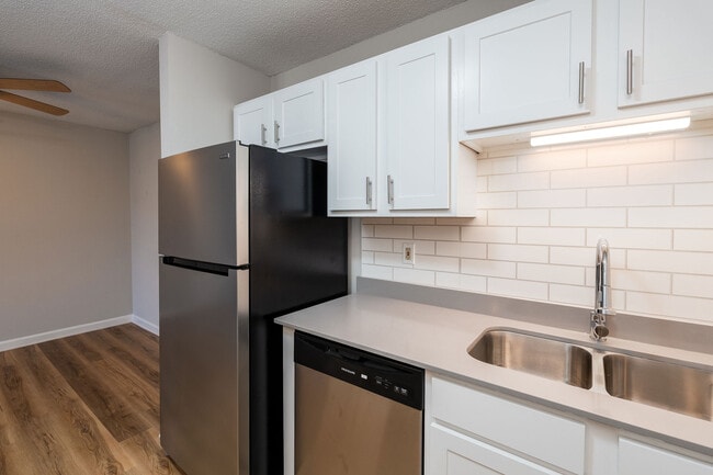 Building Photo - Kingsport Crossing