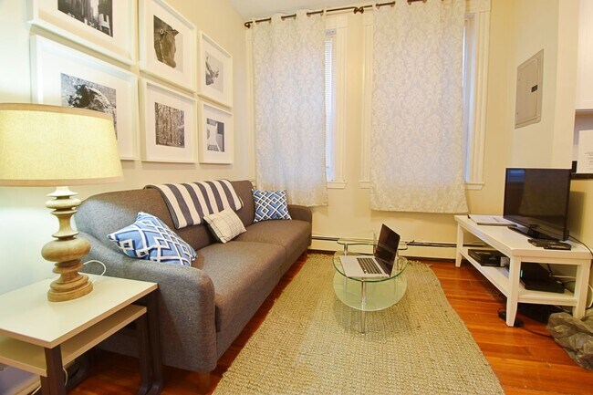 Building Photo - North End 2 bed....