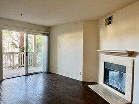 Building Photo - 631 Oak Run Trl