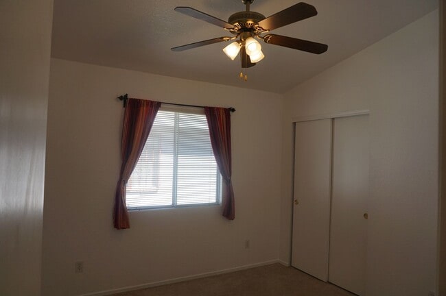 Building Photo - Great 4Bdm 2Ba single story home near U of A!