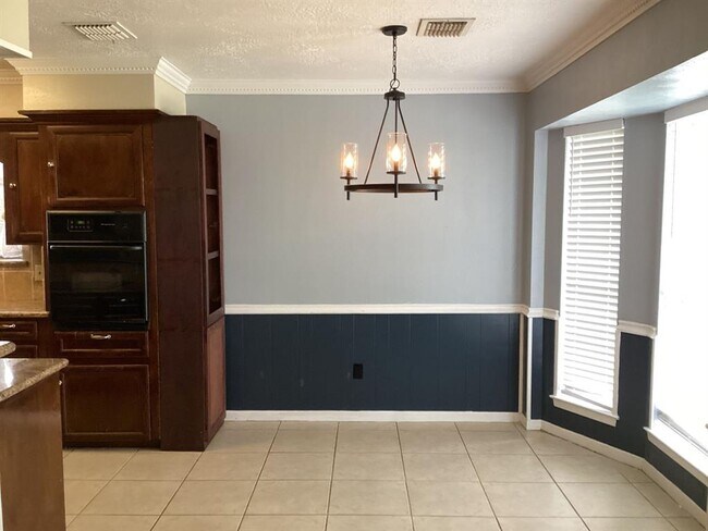 Building Photo - 4120 Venetian Way