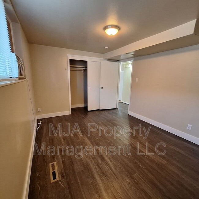 Building Photo - 740 Wasatch St.