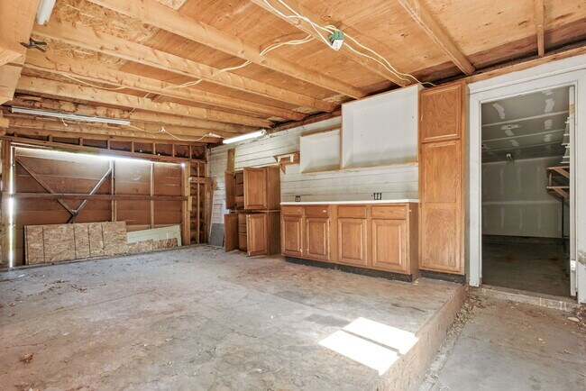 Building Photo - 2875 Fenton St
