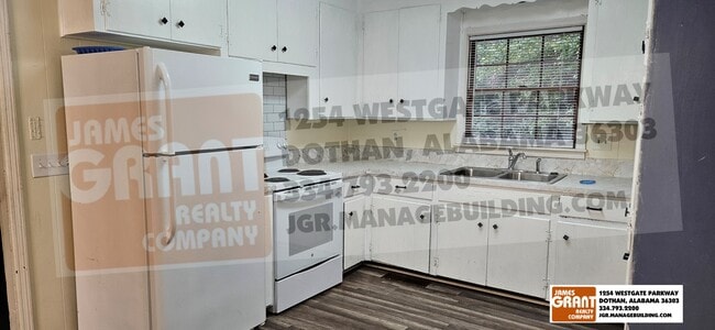 Building Photo - 1616 Randall Rd
