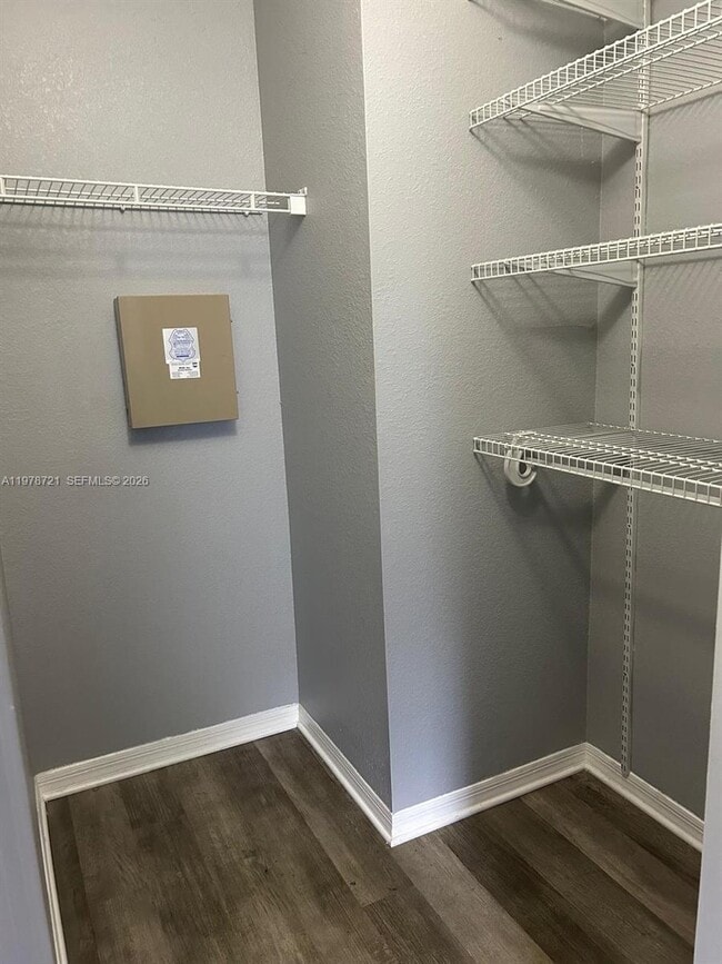 Building Photo - 5550-5550 E Michigan St