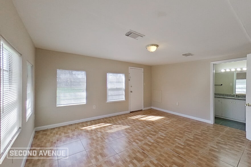 Building Photo - 1495 W Gulf Bank Rd