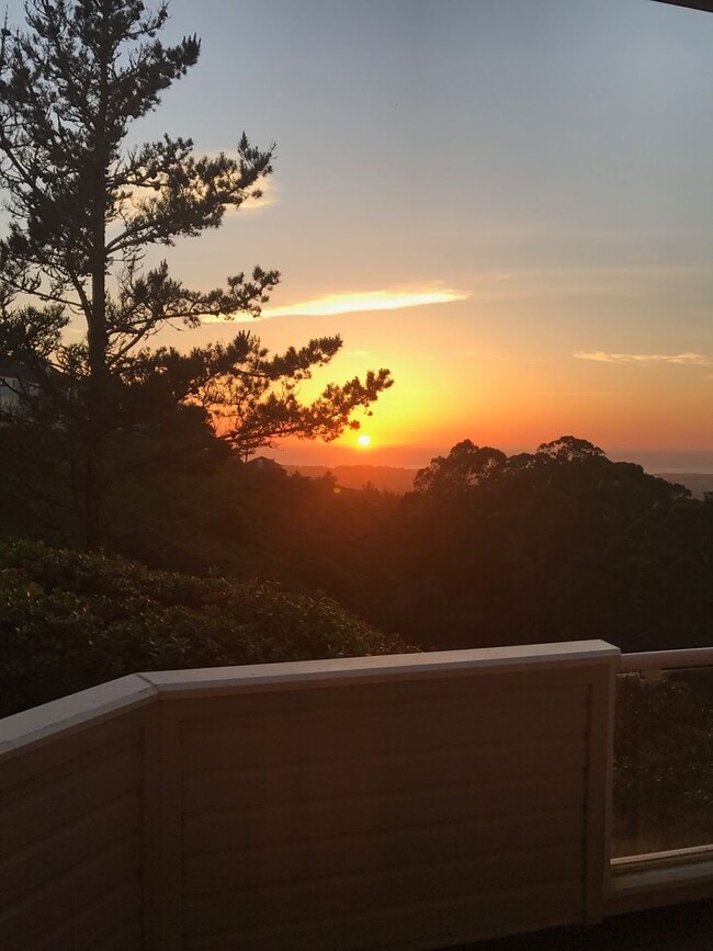 Building Photo - Peaceful Condo with Stunning Sunset & Ocea...