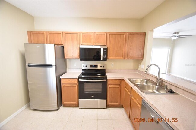 Building Photo - 6007 Skydale Way