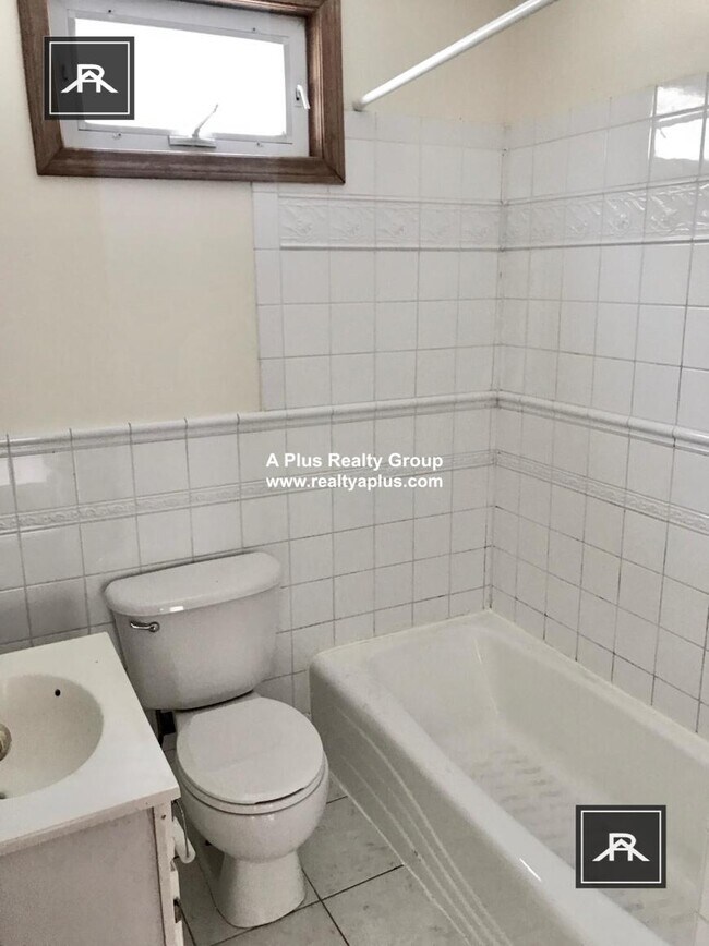 Building Photo - 4 bedroom in Boston MA 02130