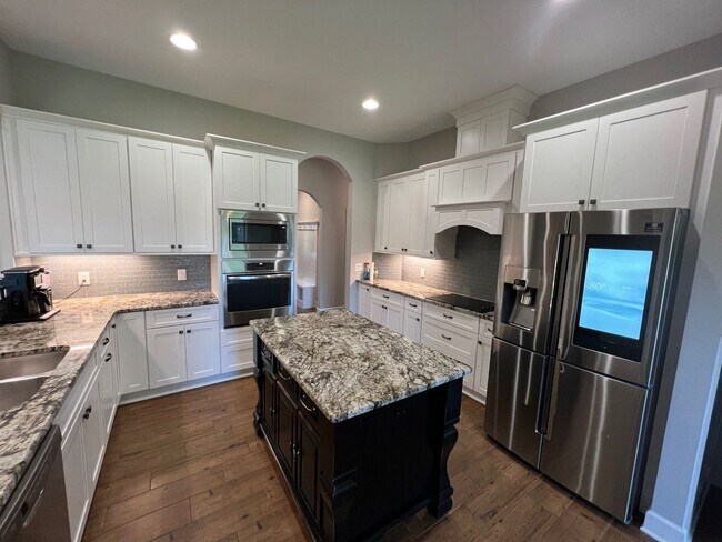 Building Photo - 5148 Sandy Shores Dr