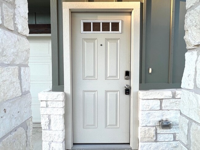 Building Photo - Two Story 5 bedrooms and 3 bath home for rent, Solar Panels, EV Charge Ready, in a quiet neighbor...
