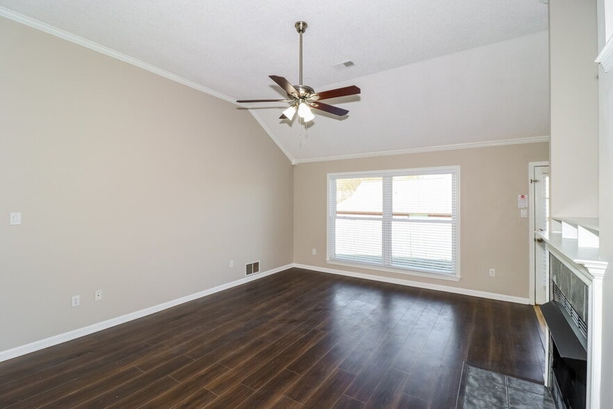 Building Photo - 7658 Shadow Hills Dr